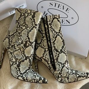 Steve Madden snake print